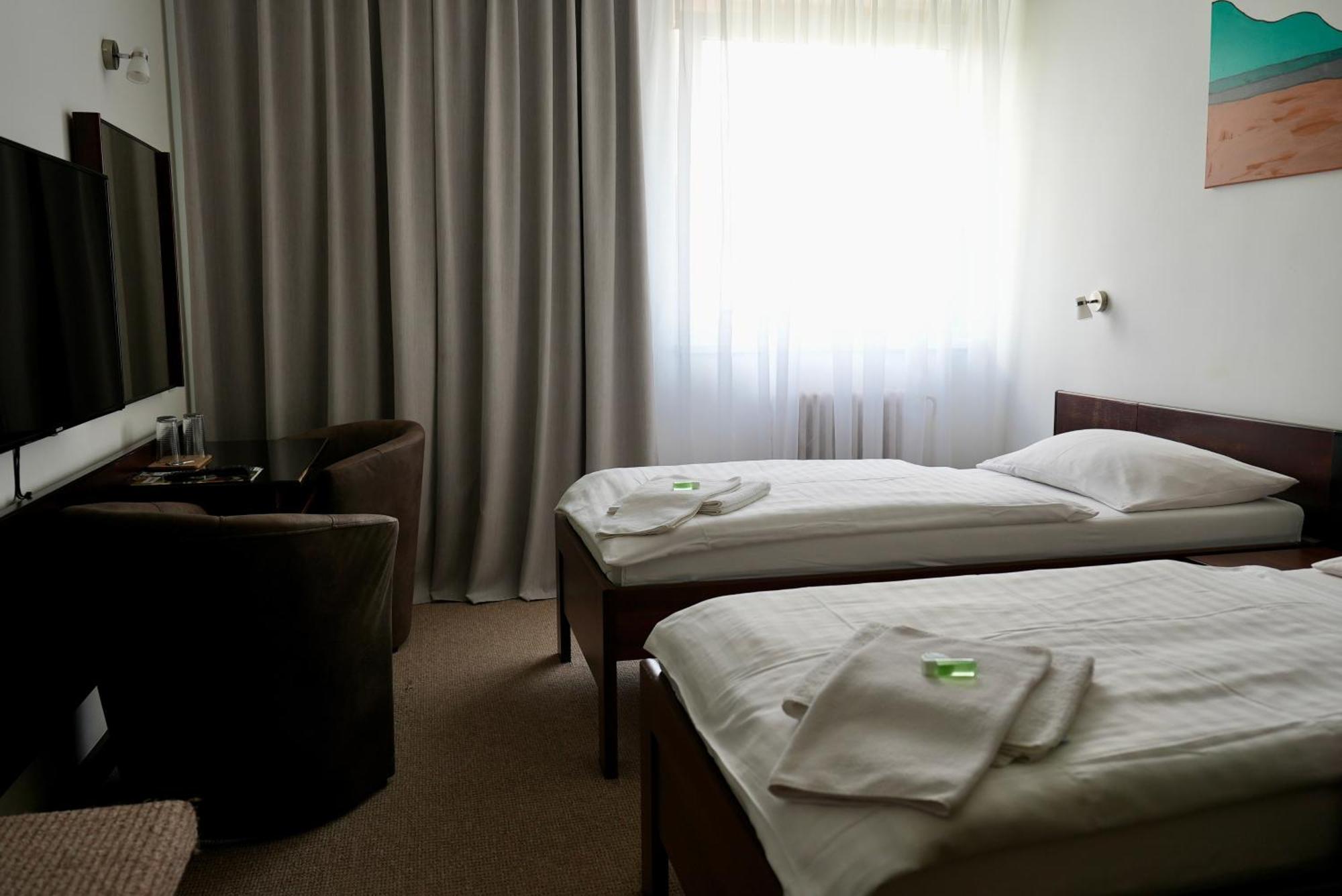 Hotel Merkur - Jablonec Nad Nisou Esterno foto