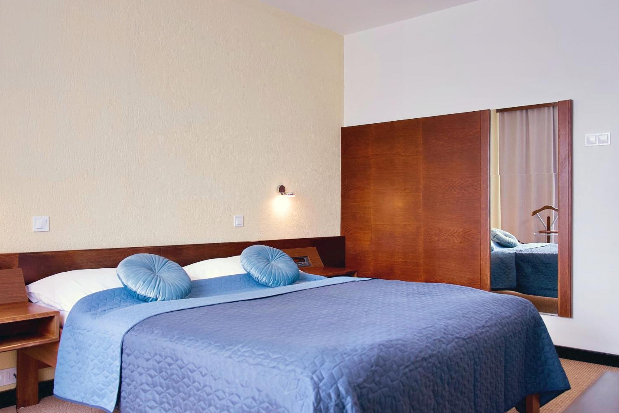 Hotel Merkur - Jablonec Nad Nisou Esterno foto